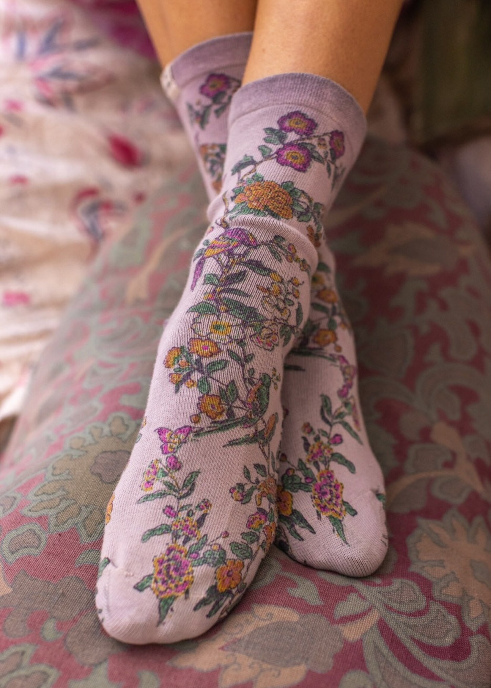 Magnolia Pearl Floral MP Socks 080 There'd Be Birds One Size