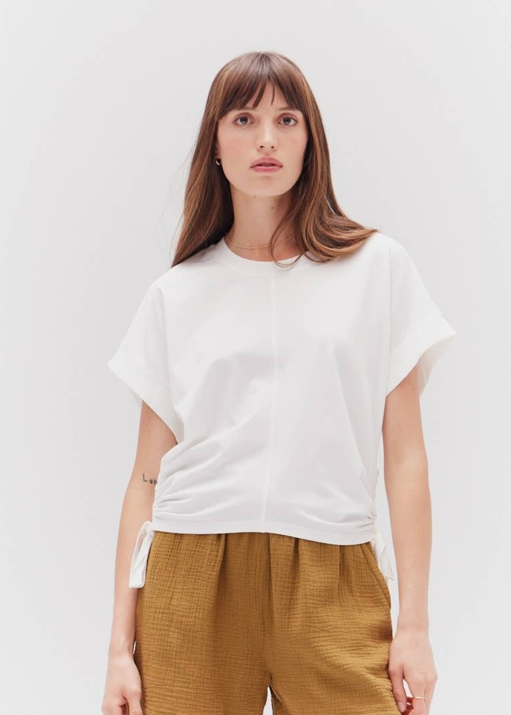 Grade & Gather Side Scrunch Tee Top