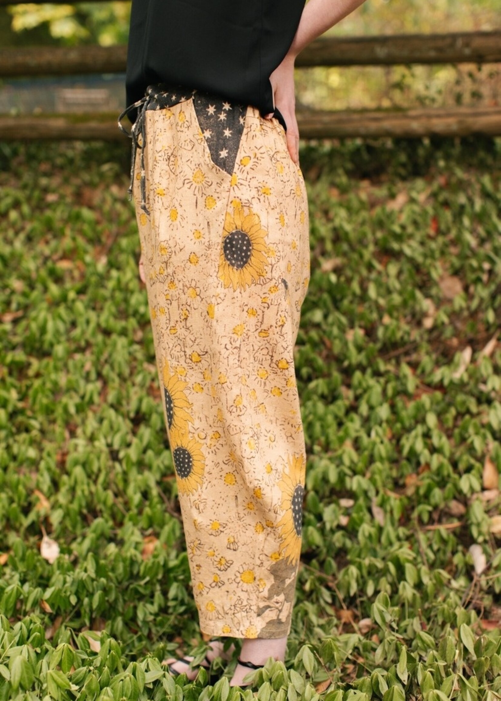 Market of Stars Milk & Honey Cropped Artist Pants w/ Bee Sunflower