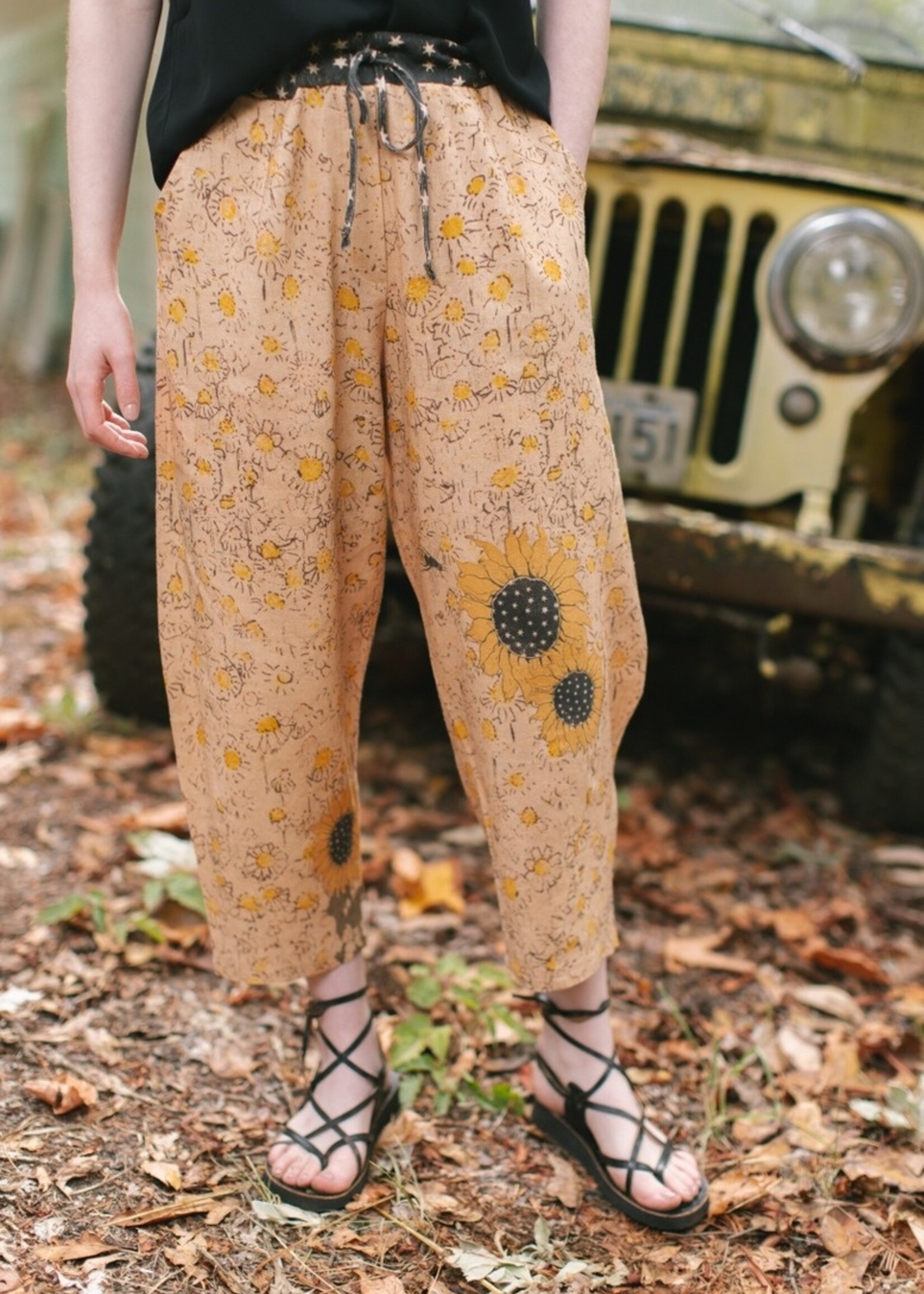 Market of Stars Milk & Honey Cropped Artist Pants w/ Bee Sunflower