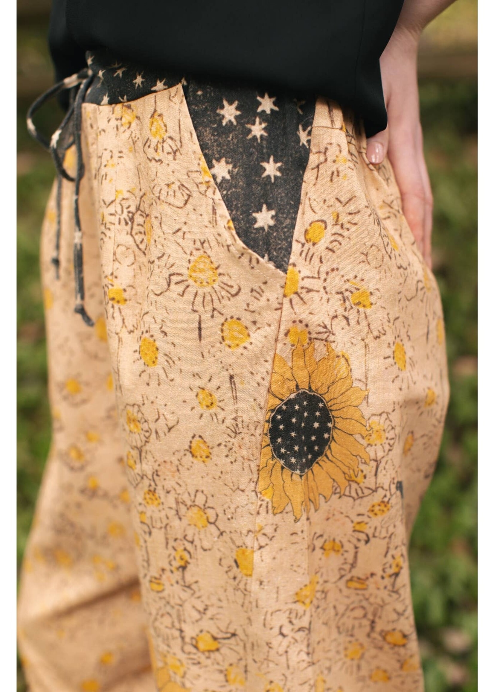 Market of Stars Milk & Honey Cropped Artist Pants w/ Bee Sunflower