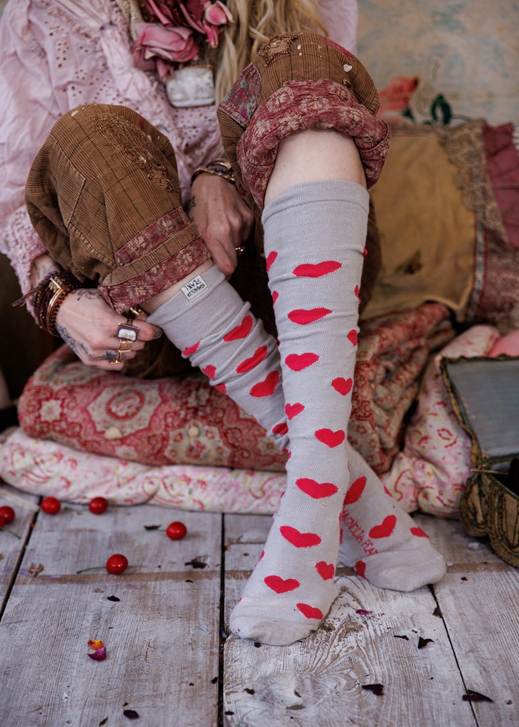 Magnolia Pearl Candy Heart OTK Socks 083 Amores One Size