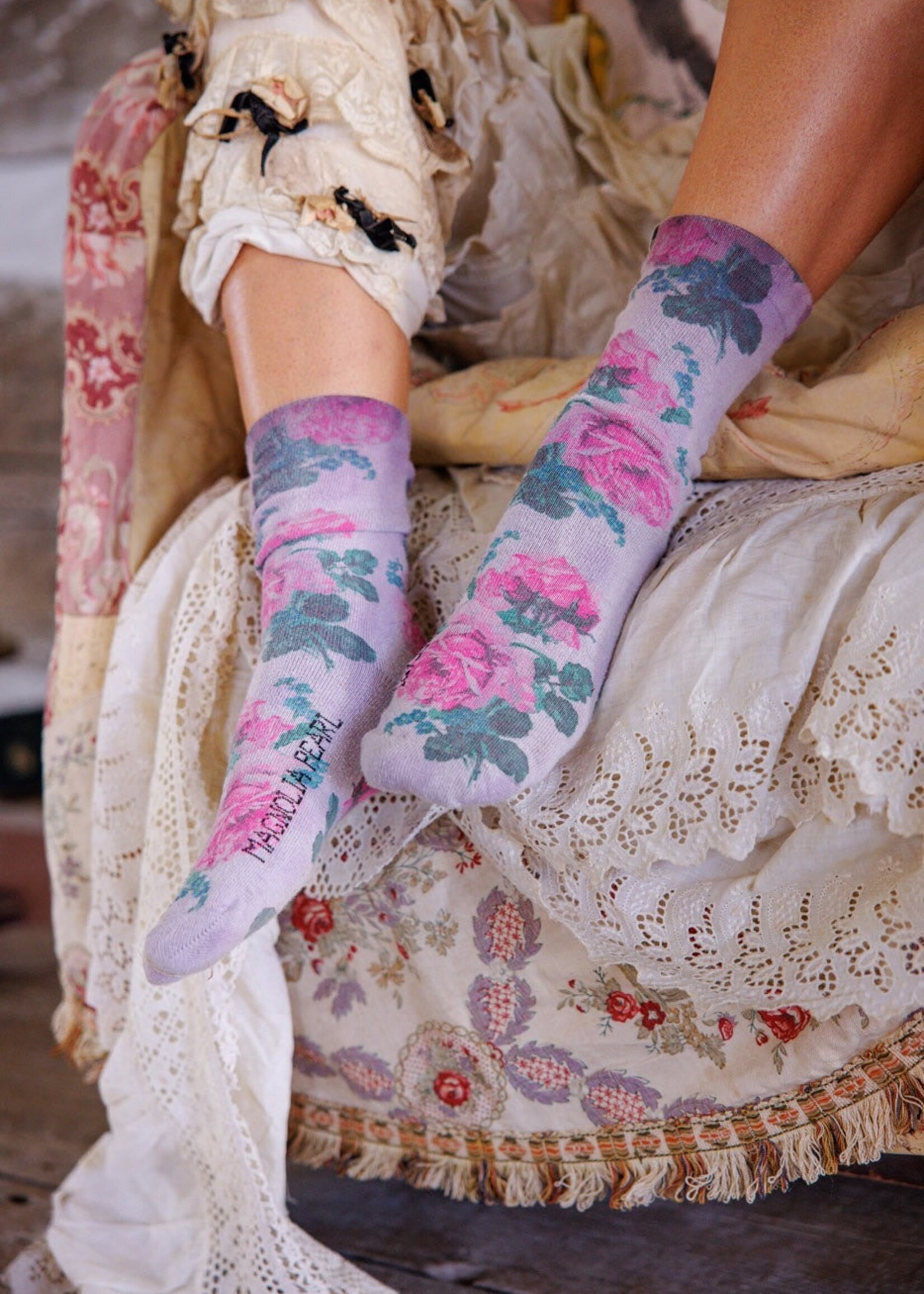 Magnolia Pearl Floral MP Socks 141 Brioni Rose One Size
