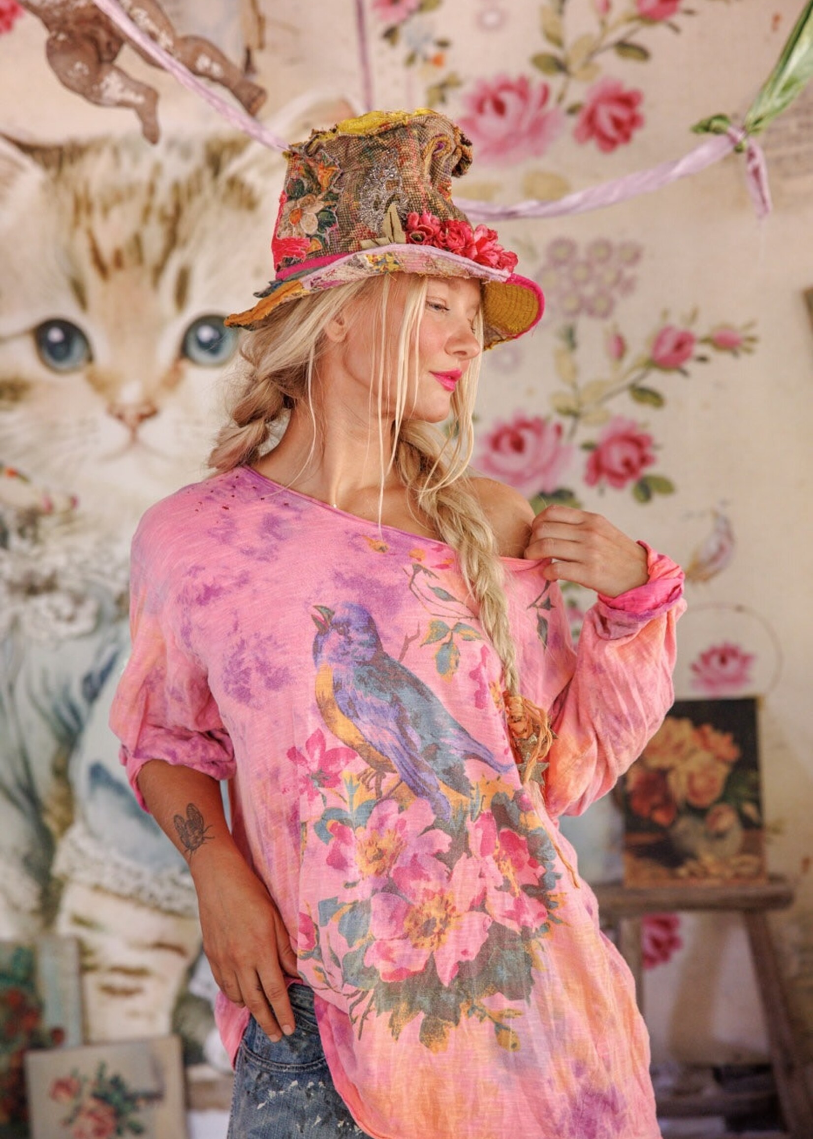 Magnolia Pearl Floral Robbin Viggo Tee Top 2364 Hodgepodge One Size