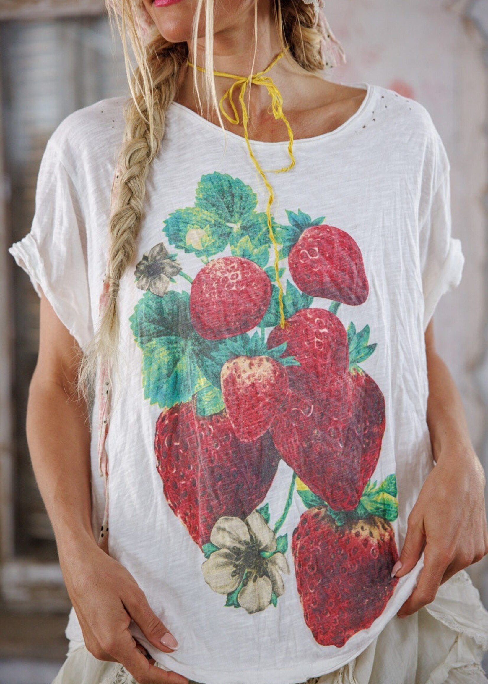 Magnolia Pearl Strawberry Blooms Tee Top 2361 True One Size