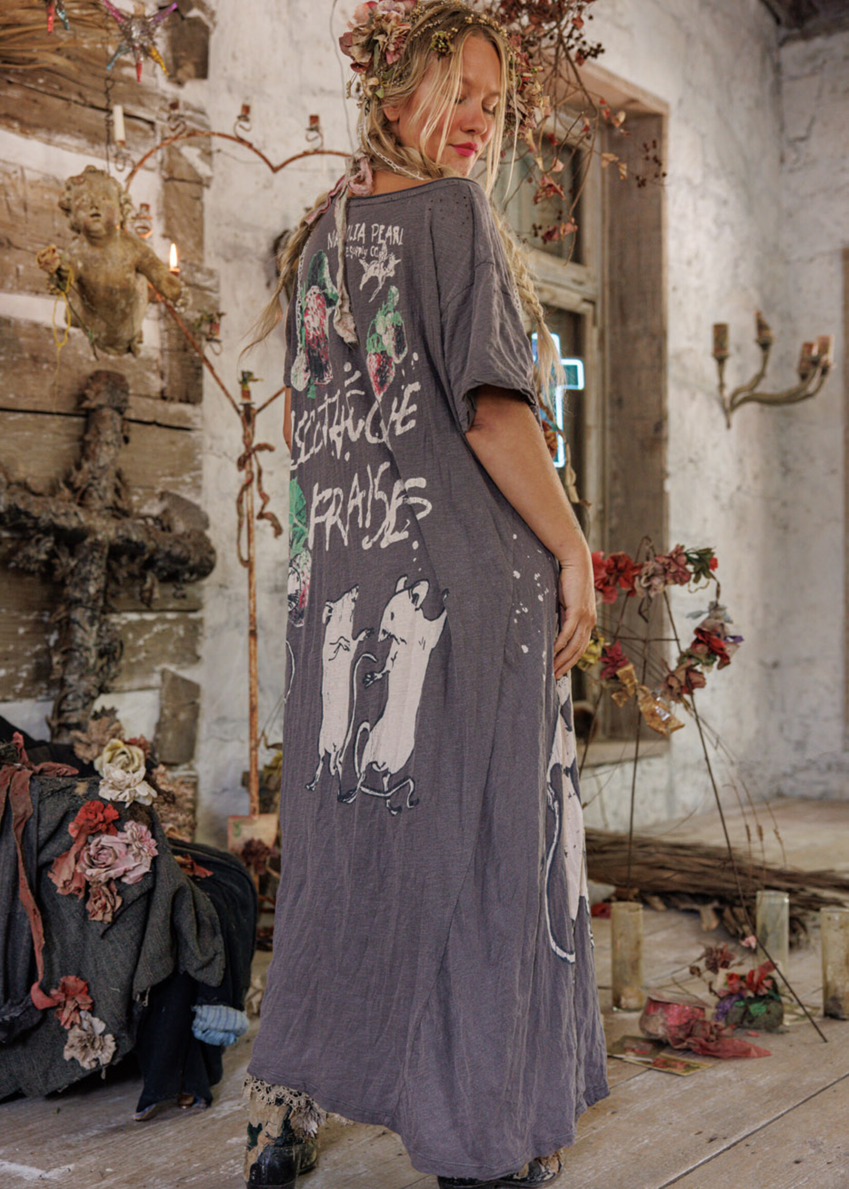 Magnolia Pearl **NEW RELEASE** Discotheque Fraises Tee Dress 1444 Ozzy One Size