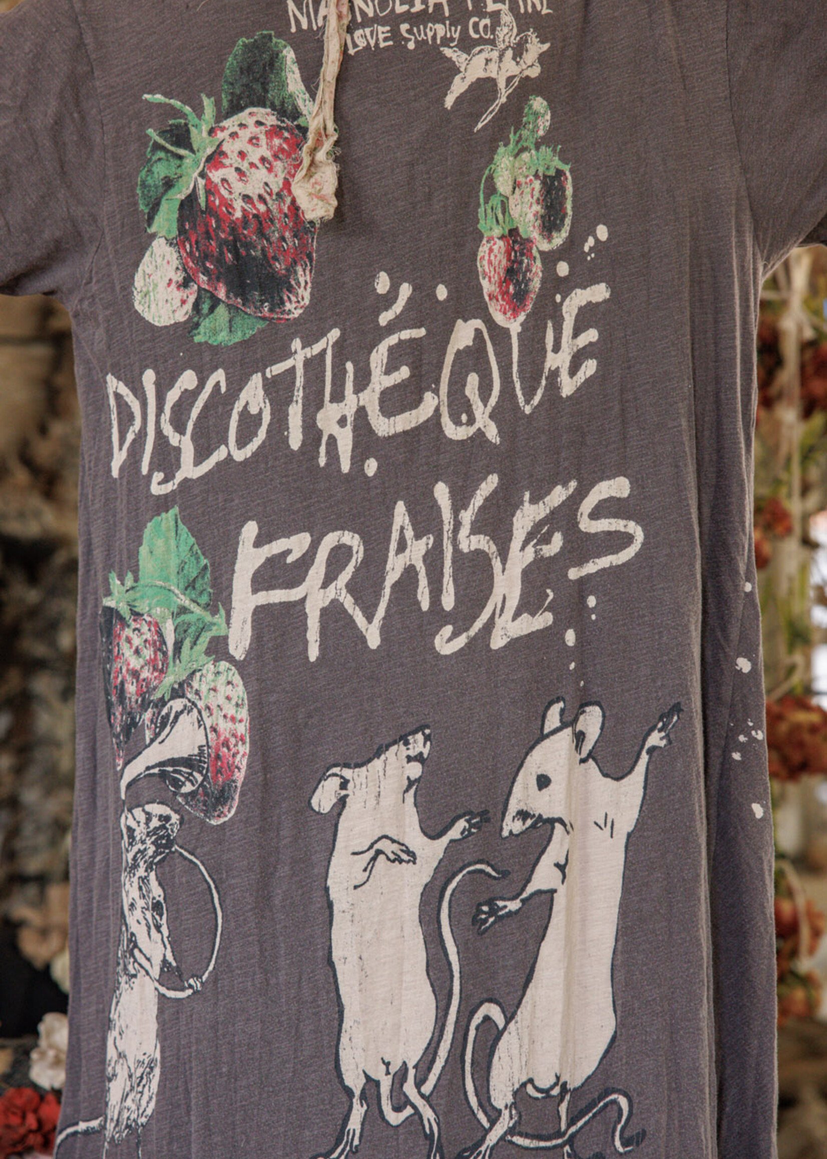 Magnolia Pearl **NEW RELEASE** Discotheque Fraises Tee Dress 1444 Ozzy One Size