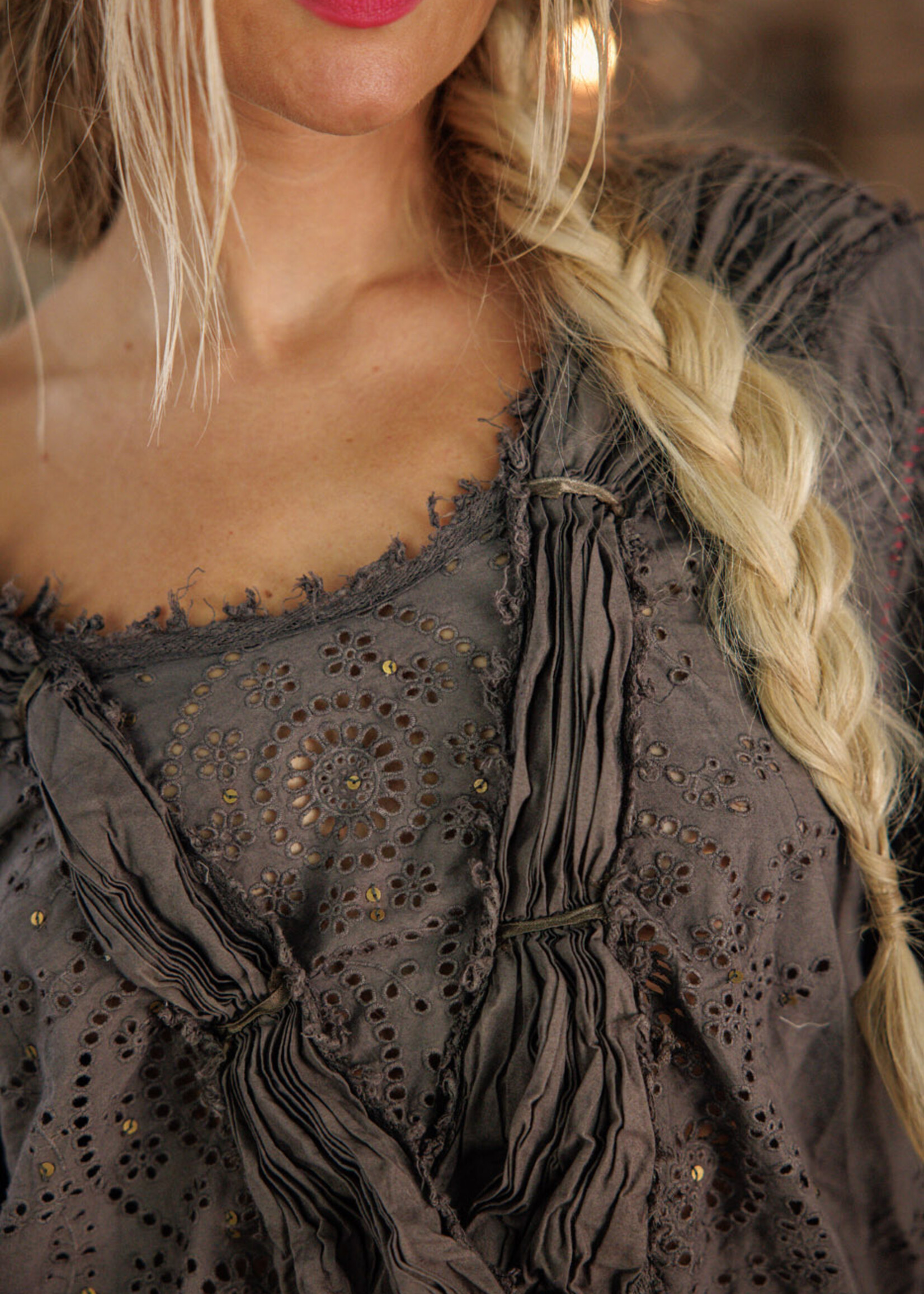 Magnolia Pearl PREORDER**NEW RELEASE** Eyelet Nonnie Belle Blouse Top 2239 Ozzy One Size