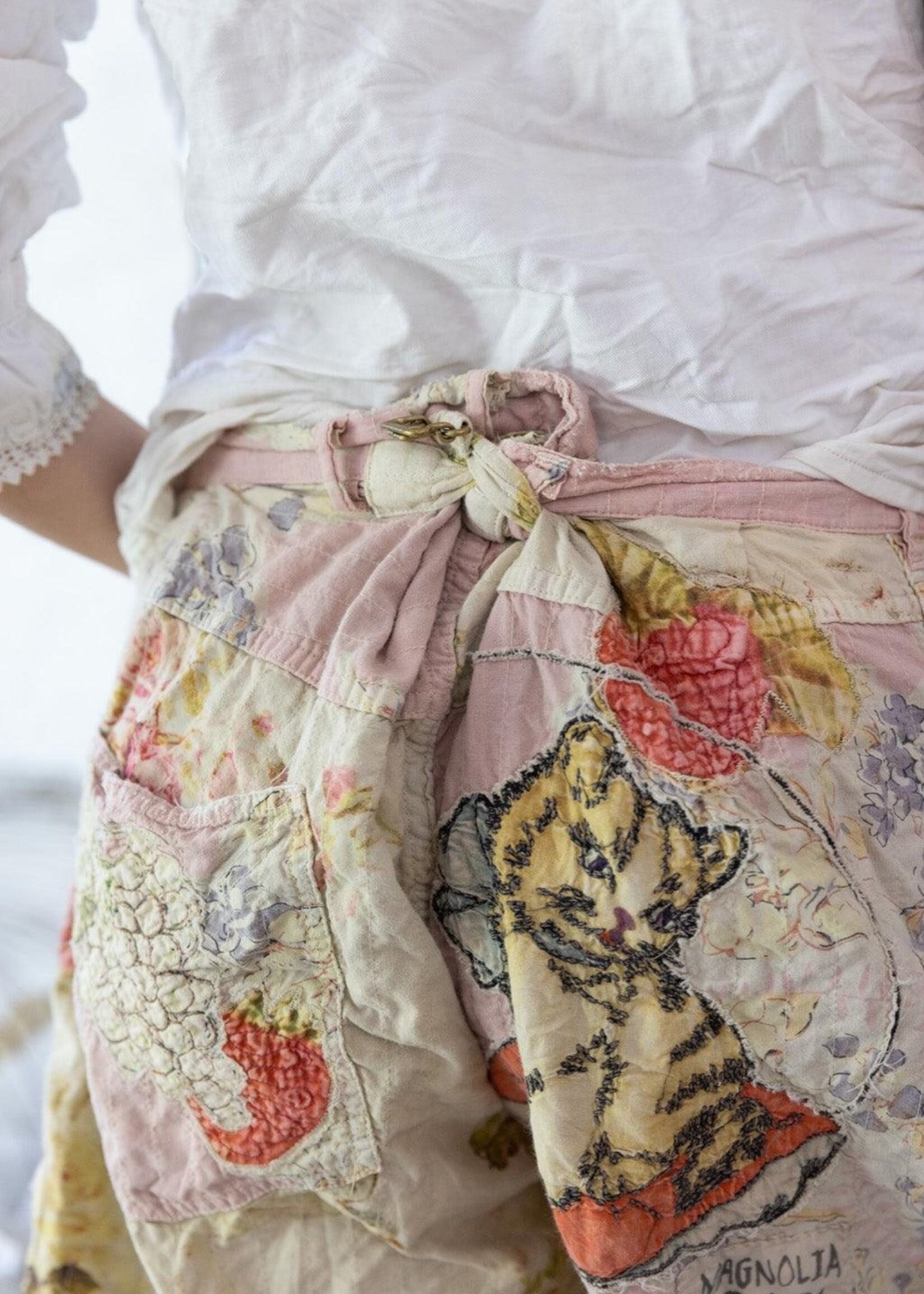 Magnolia Pearl Be A Poem Miner Shorts 027 Kitty Berry One Size