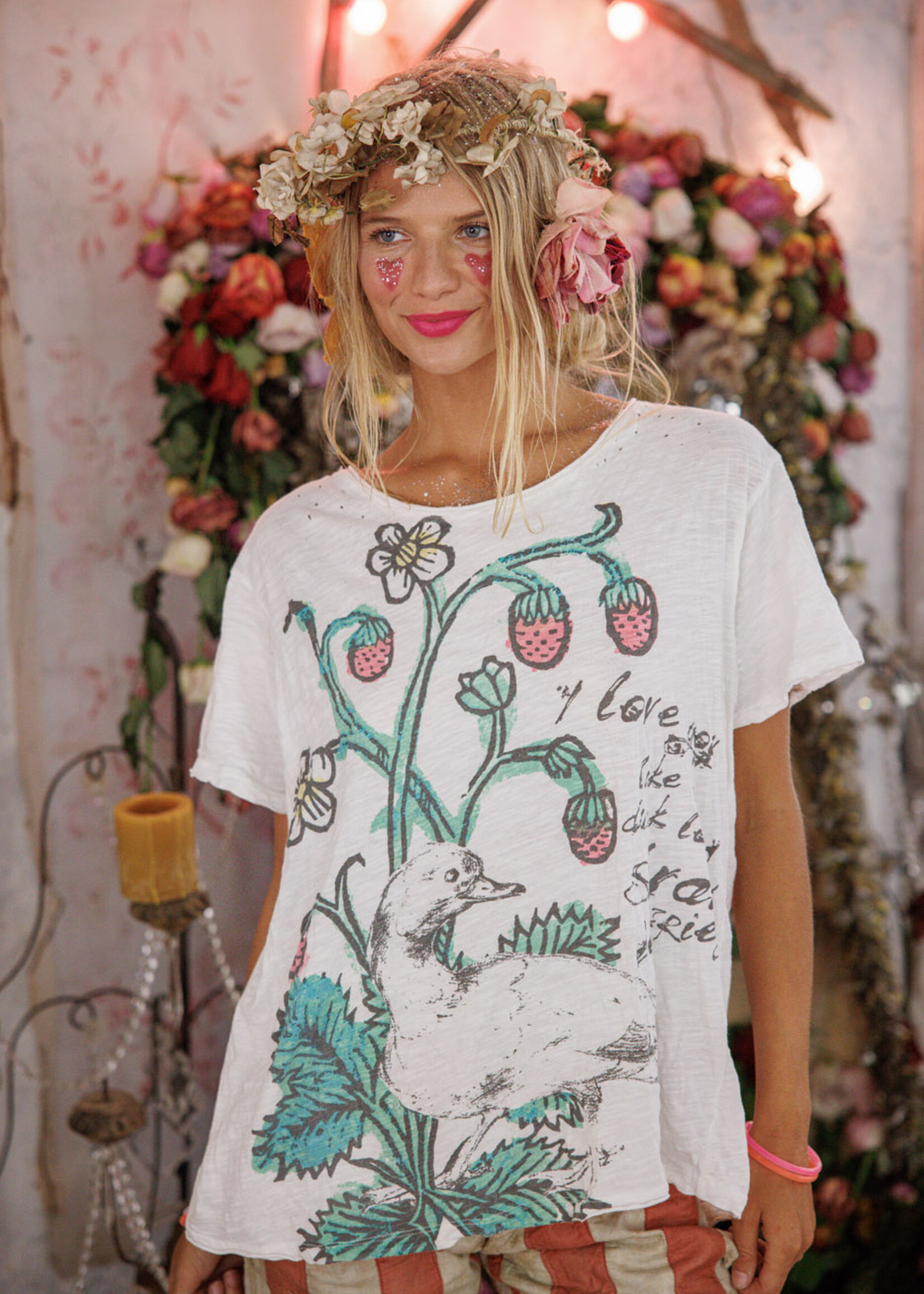 Magnolia Pearl Ducks Love Strawberries Tee Top 2756 True One Size