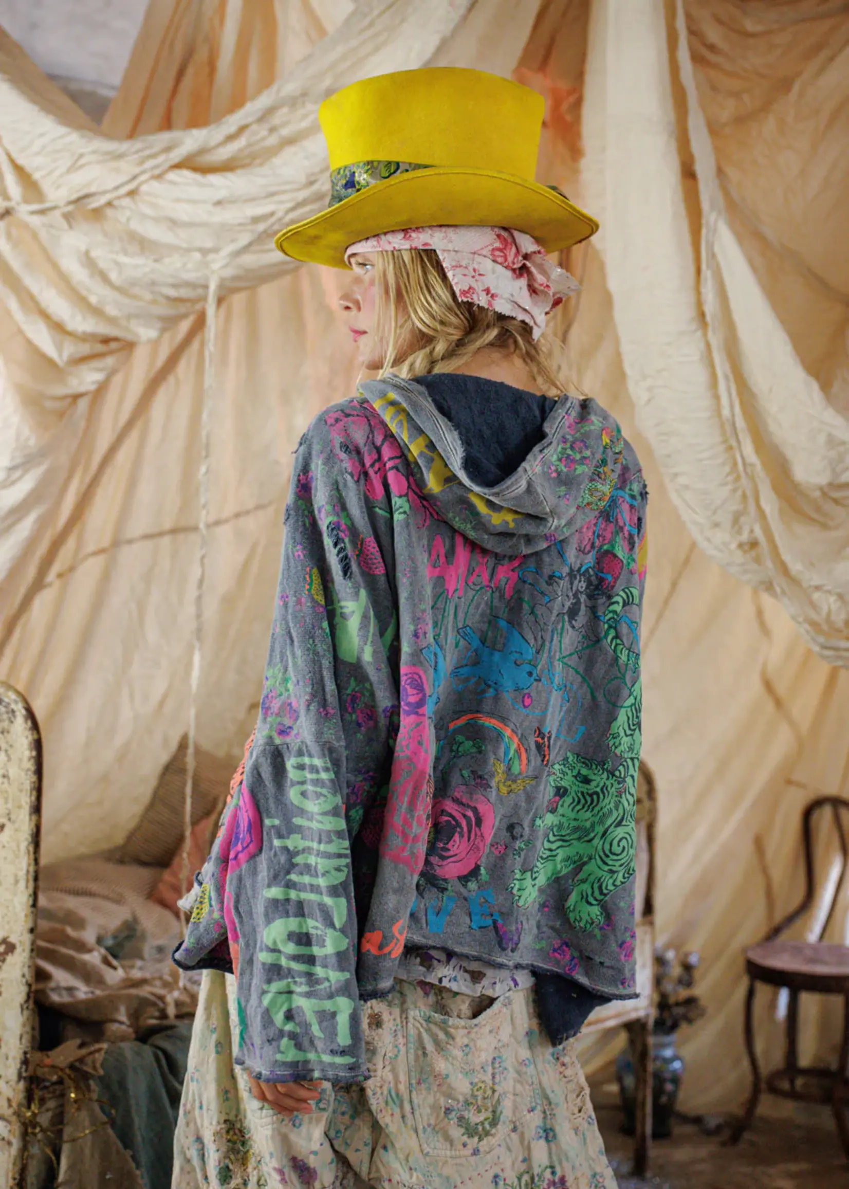 Magnolia Pearl Graphics Raji Hoodie Top 2983 Prnce One Size
