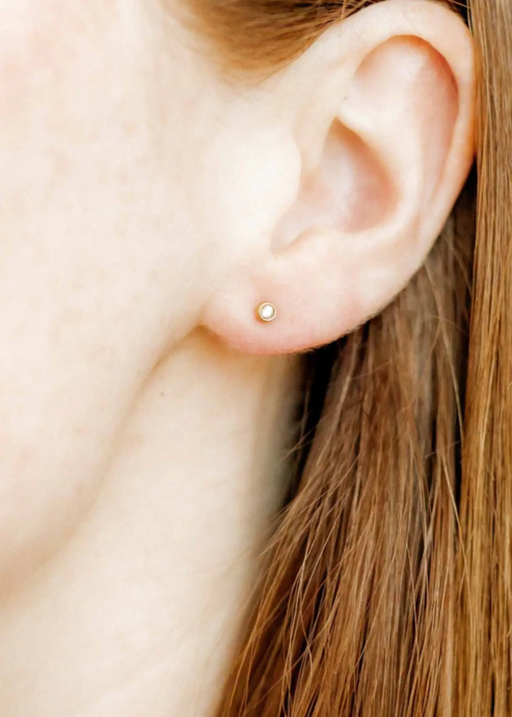 Linny Co Cooper Clear Gold Screwback Stud Earrings