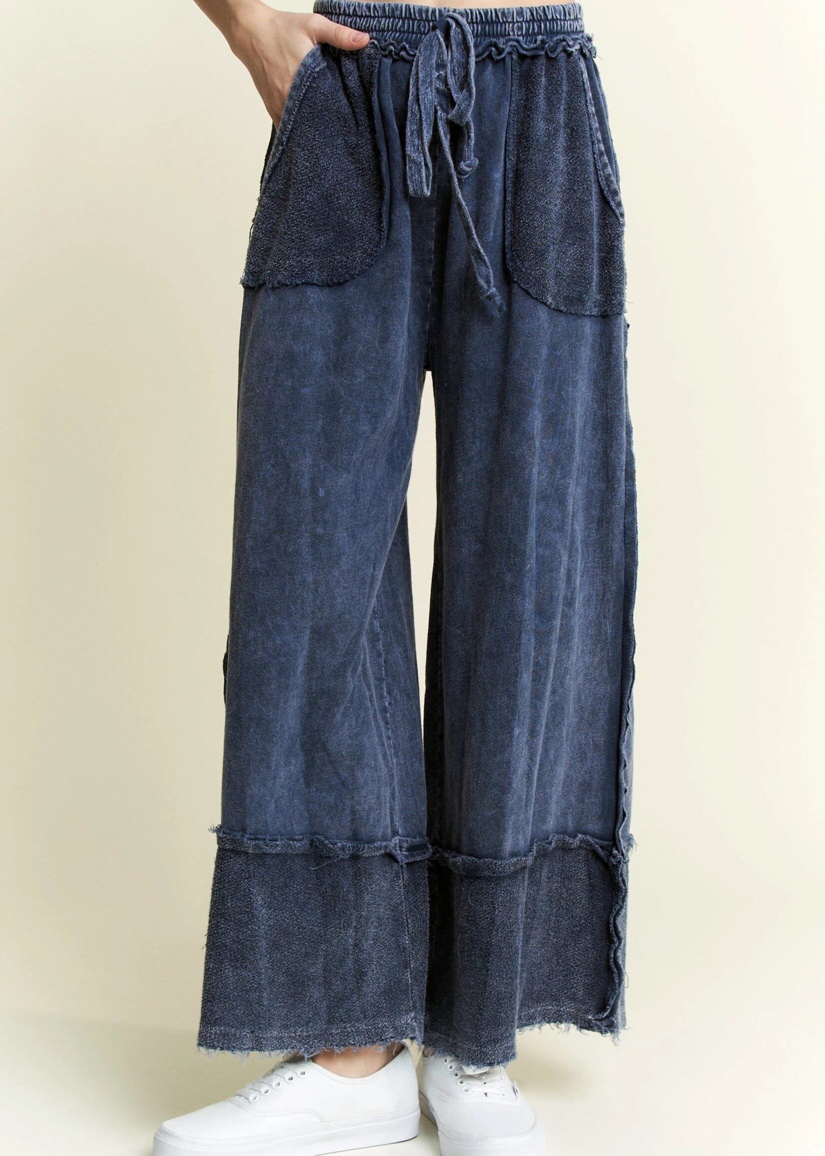jHer Mineral Wash Wide Pants with Raw Hem Navy M