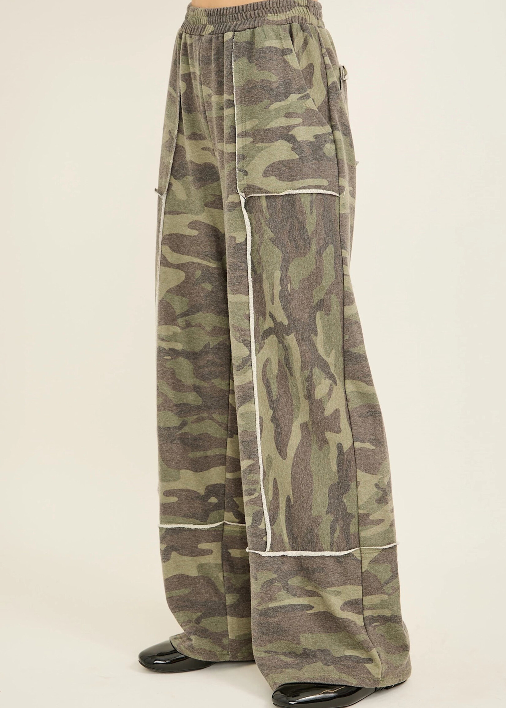 jHer Washed Camo Terry Wideleg Pants Olive