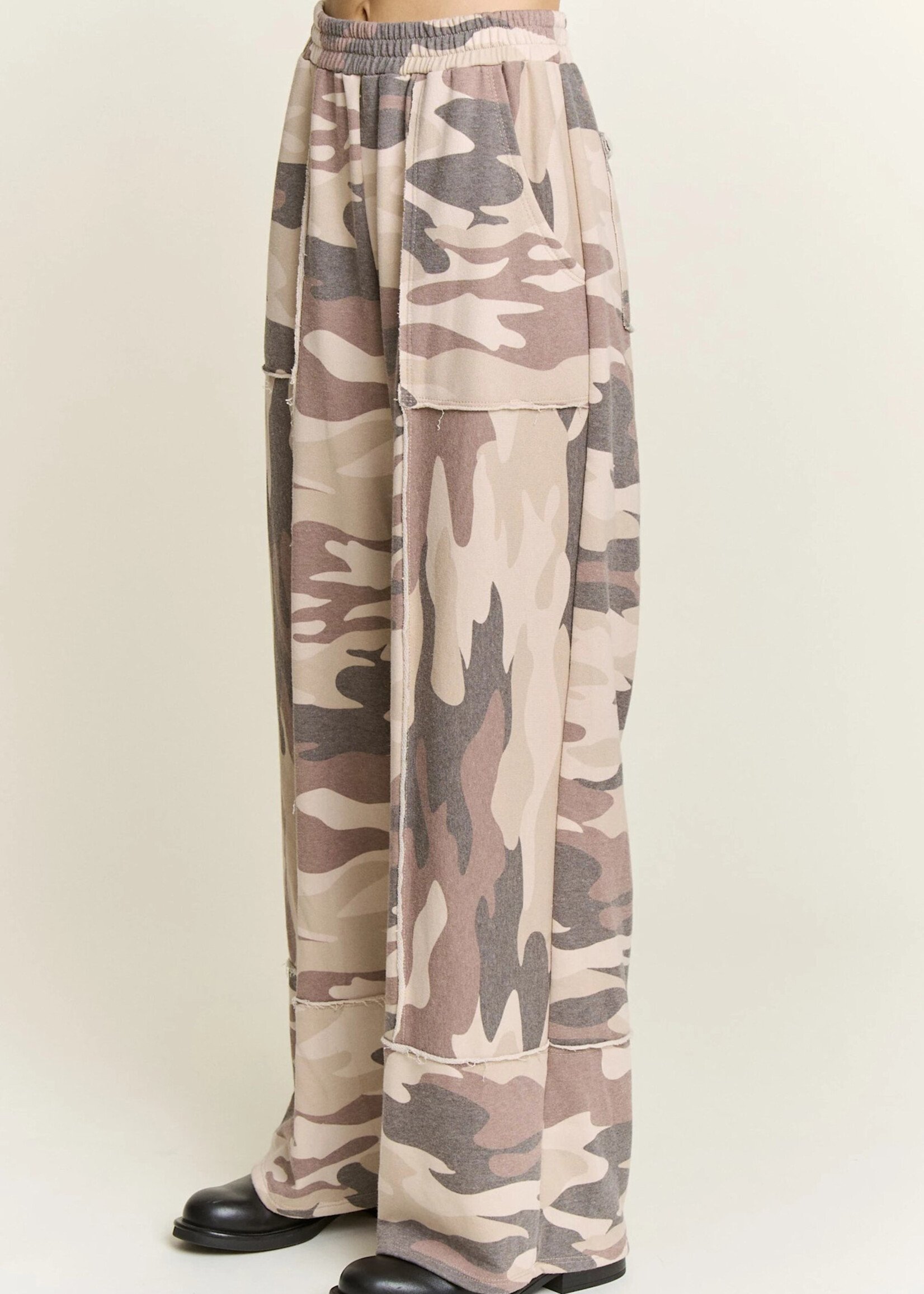 jHer Washed Camo Terry Wideleg Pants Mocha