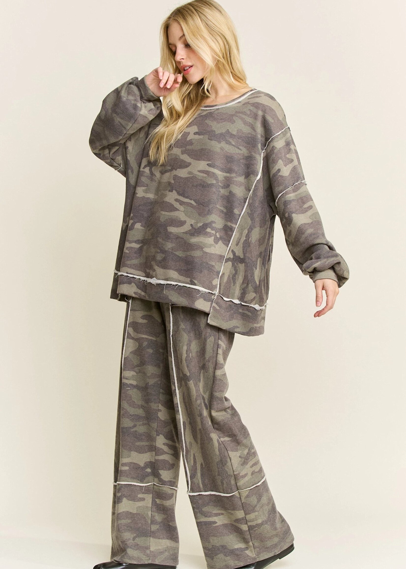 jHer Washed Camo Crewneck Sweatshirt Top Olive