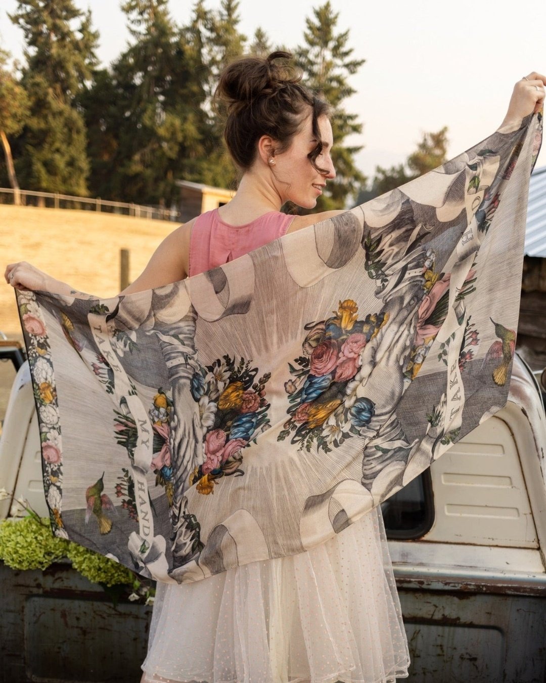 Market of stars take my hand scarf