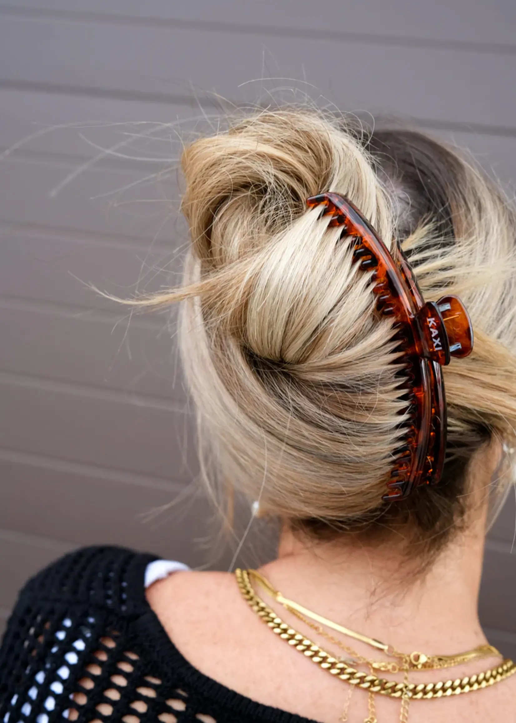 Kaxi Shiny Midi Hold Everything Claw Clip Dark Tortoise