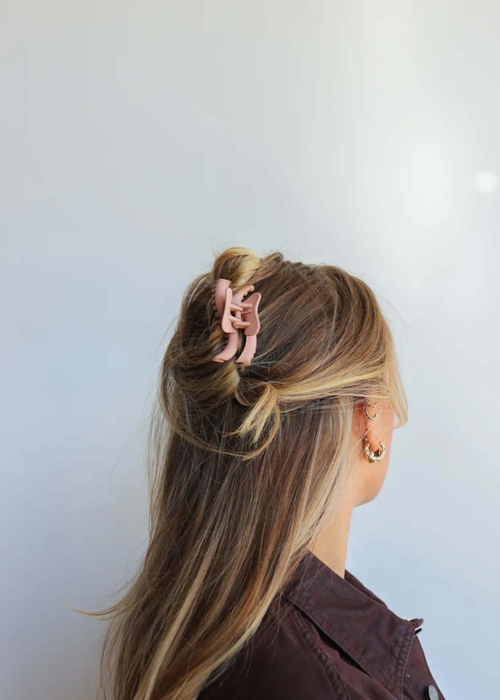 Kaxi Kaxi Wavy Mini Hold Everything Claw Champagne