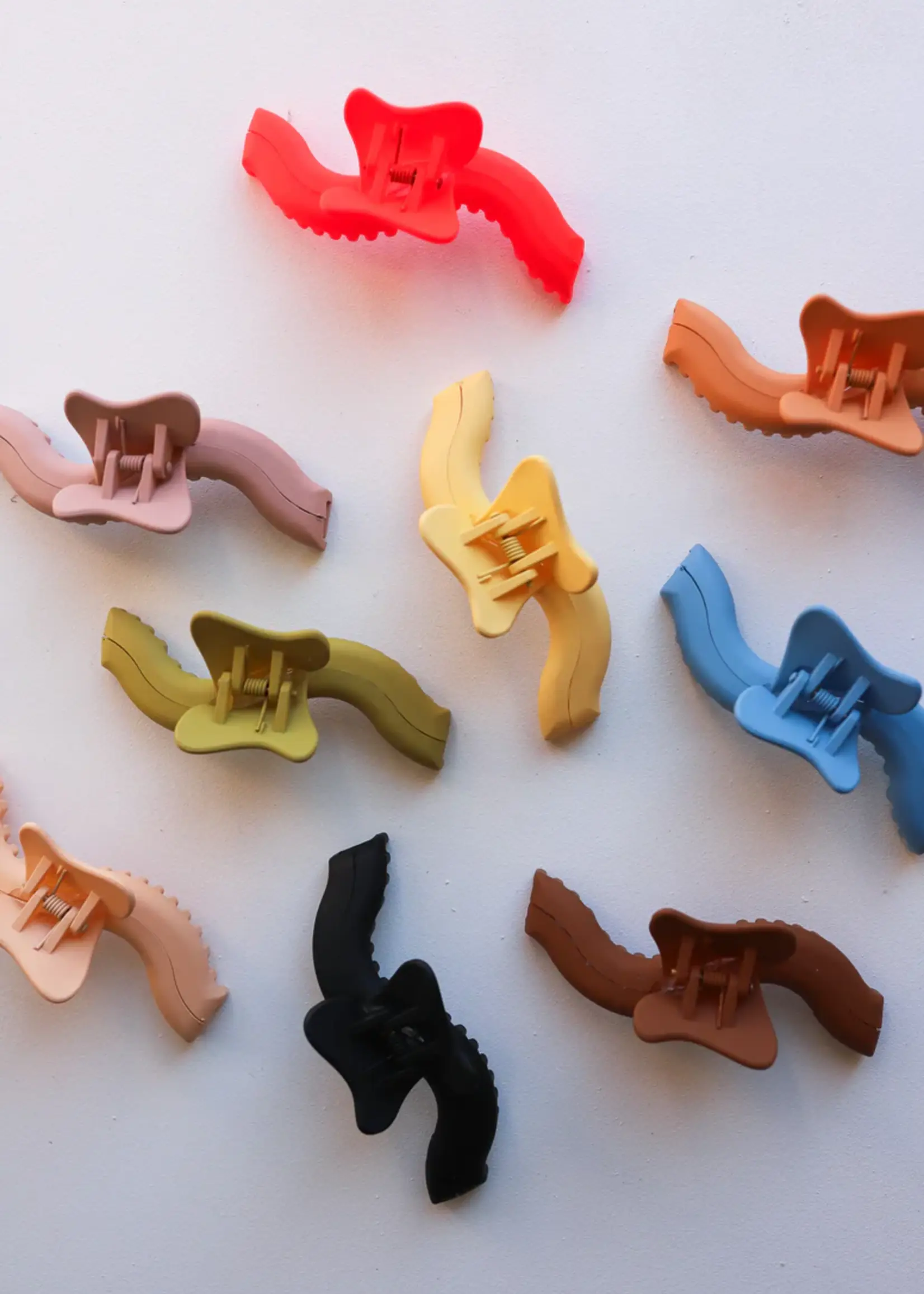 Kaxi Kaxi Wavy Mini Hold Everything Claw Champagne