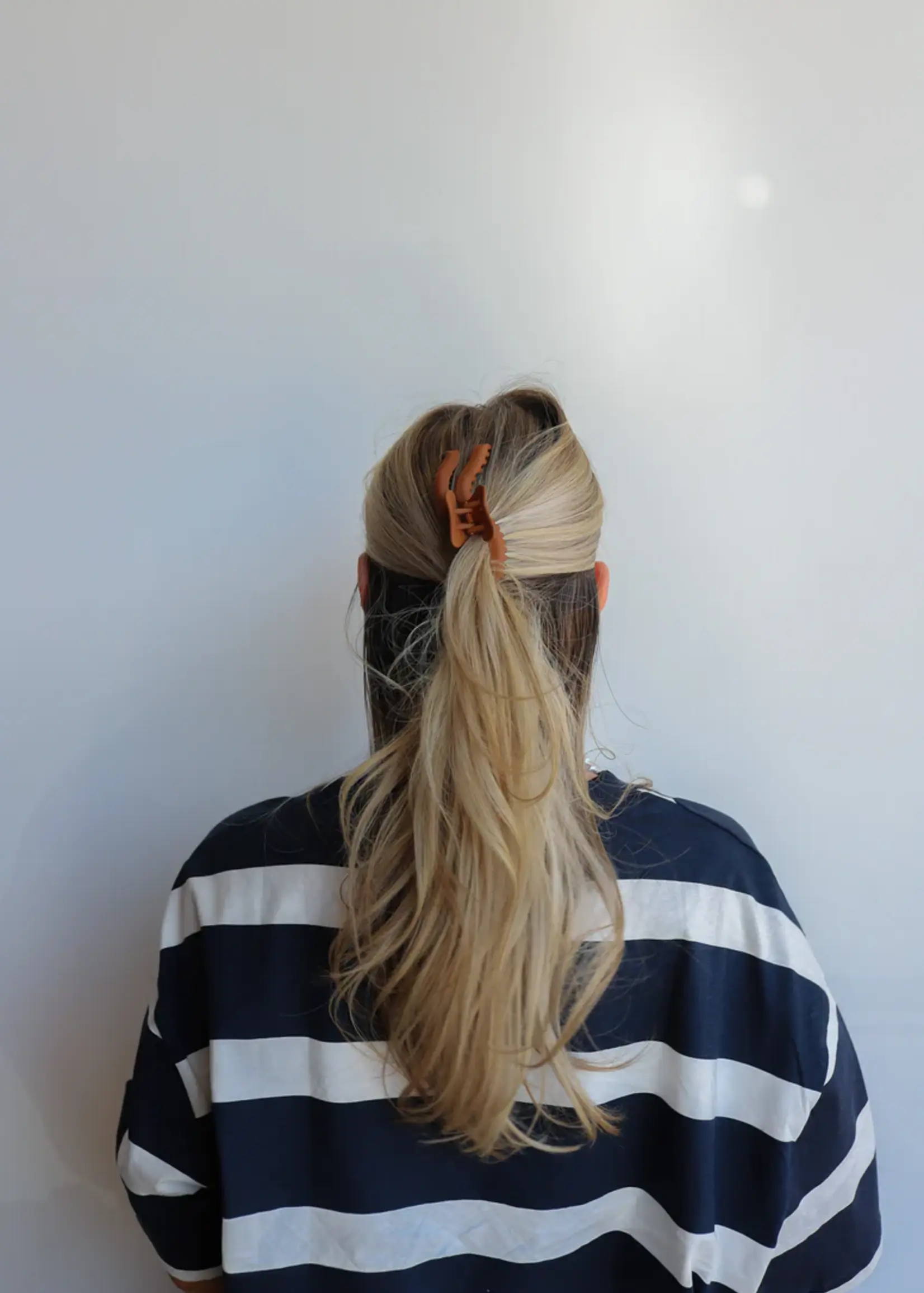 Kaxi Kaxi Wavy Original Hold Everything Claw Chocolate Brown