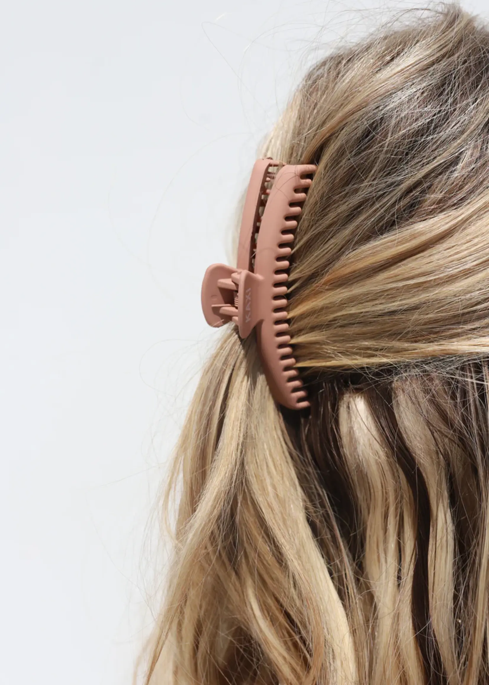 Kaxi Matte Mini Hold Everything Claw Champagne