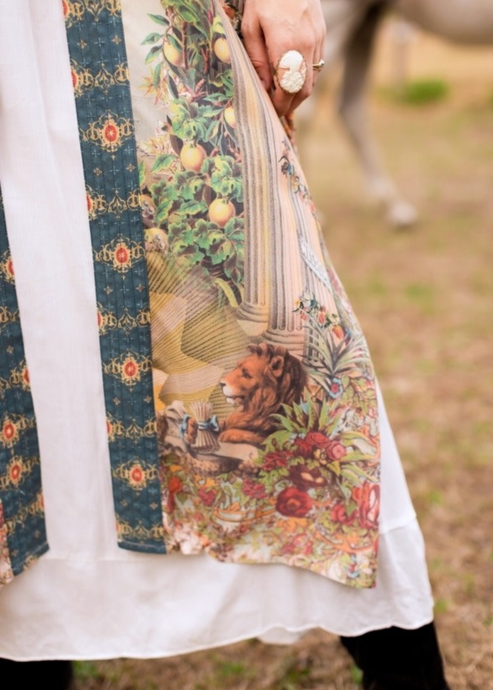 Market of Stars Love Revolution Opera Duster Kimono Robe w/ Horse and Florals