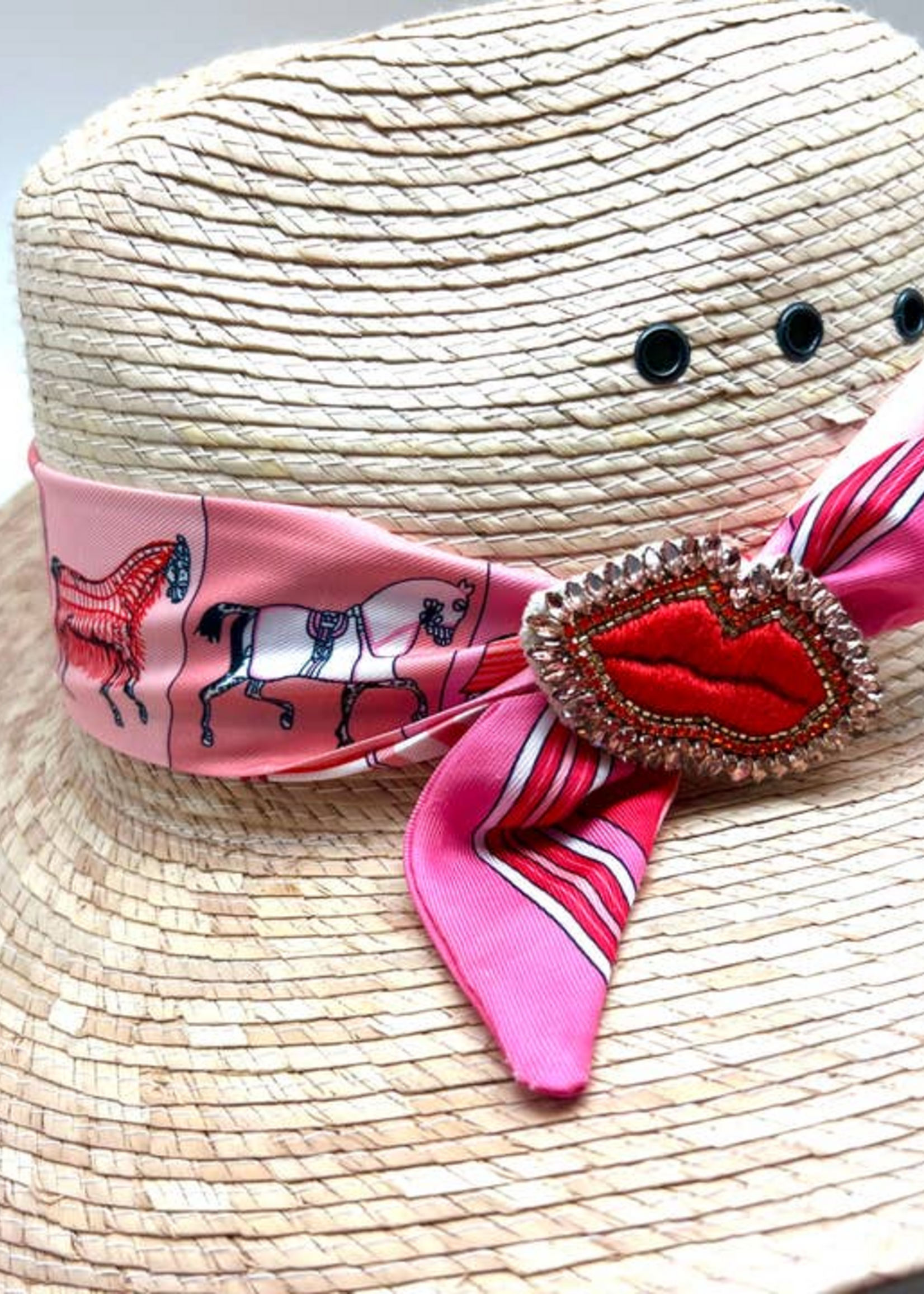 Red Lips Beaded Brooch