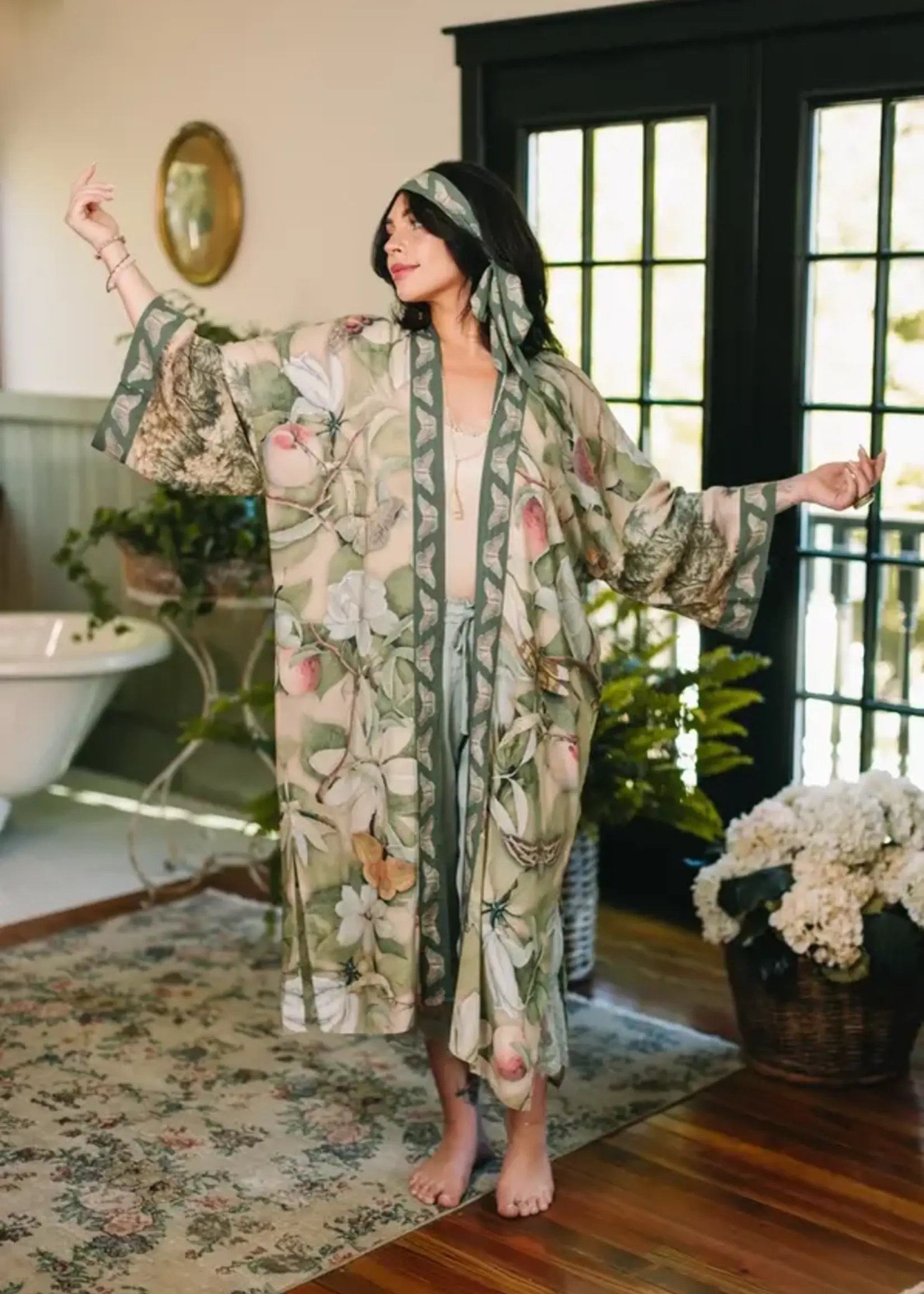 Market of Stars Fleur De Soleil Opera Duster Kimono Robe w/ Florals