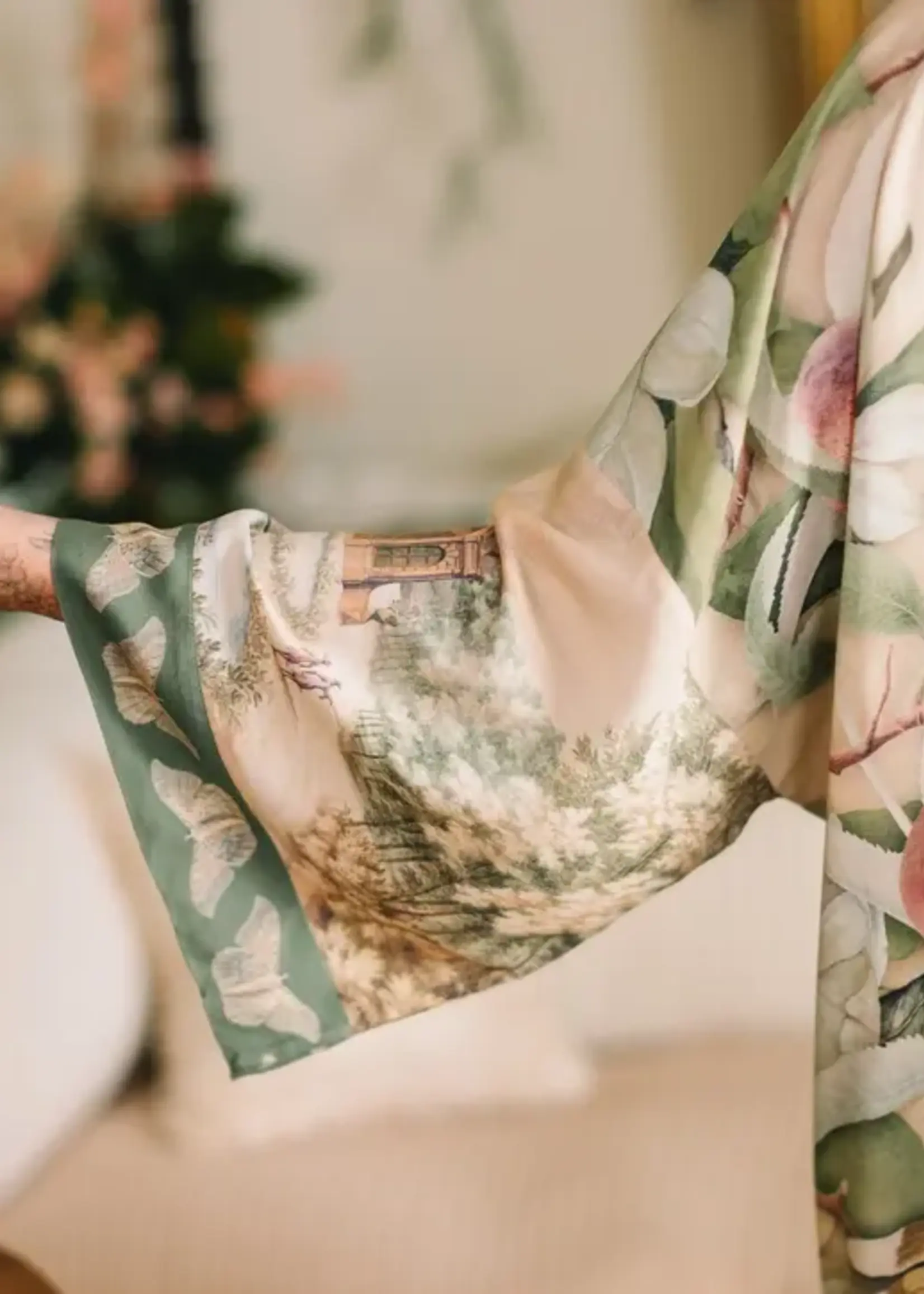 Market of Stars Fleur De Soleil Opera Duster Kimono Robe w/ Florals