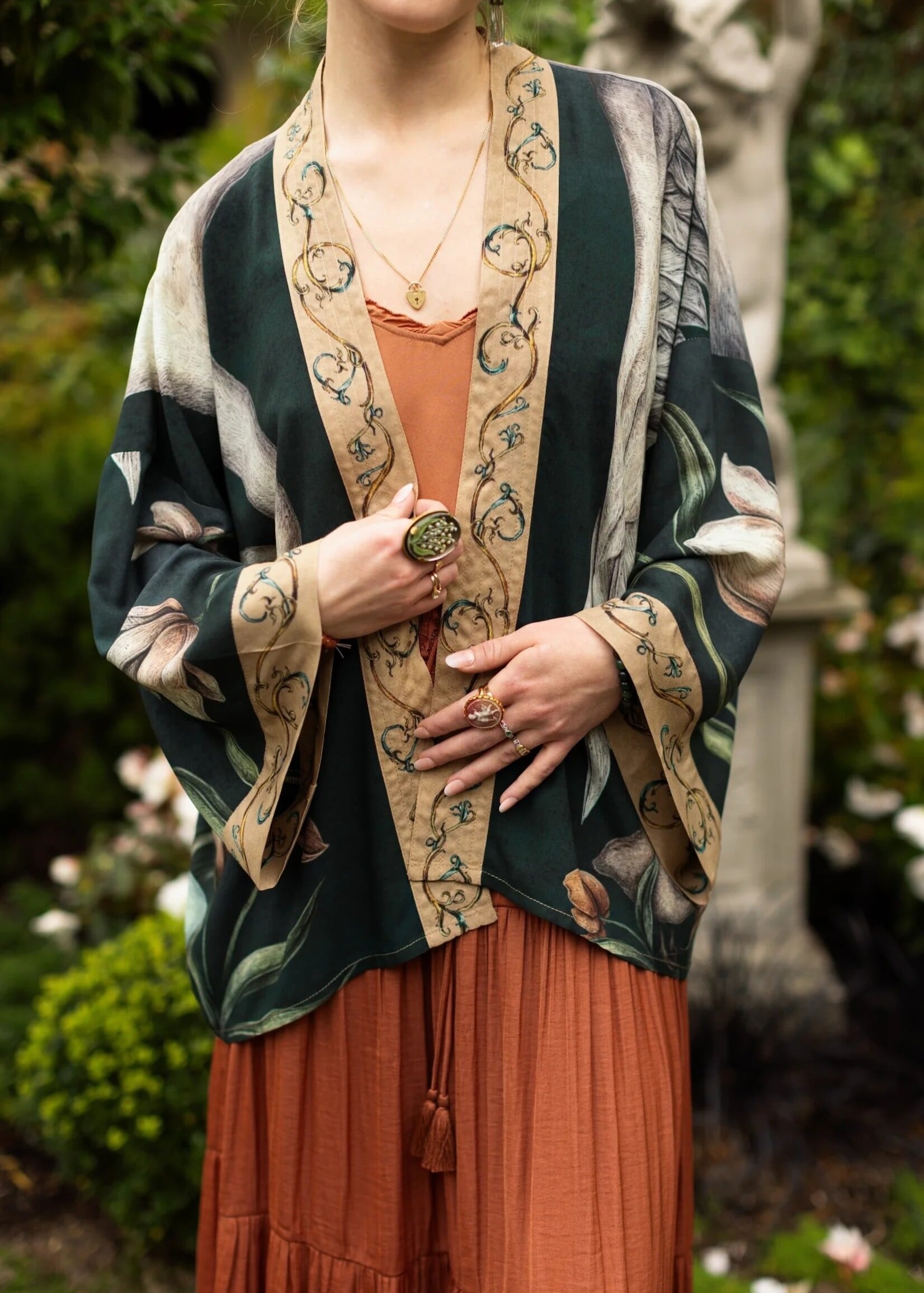 Market of Stars Under My Wing Pixie Crop Kimono
