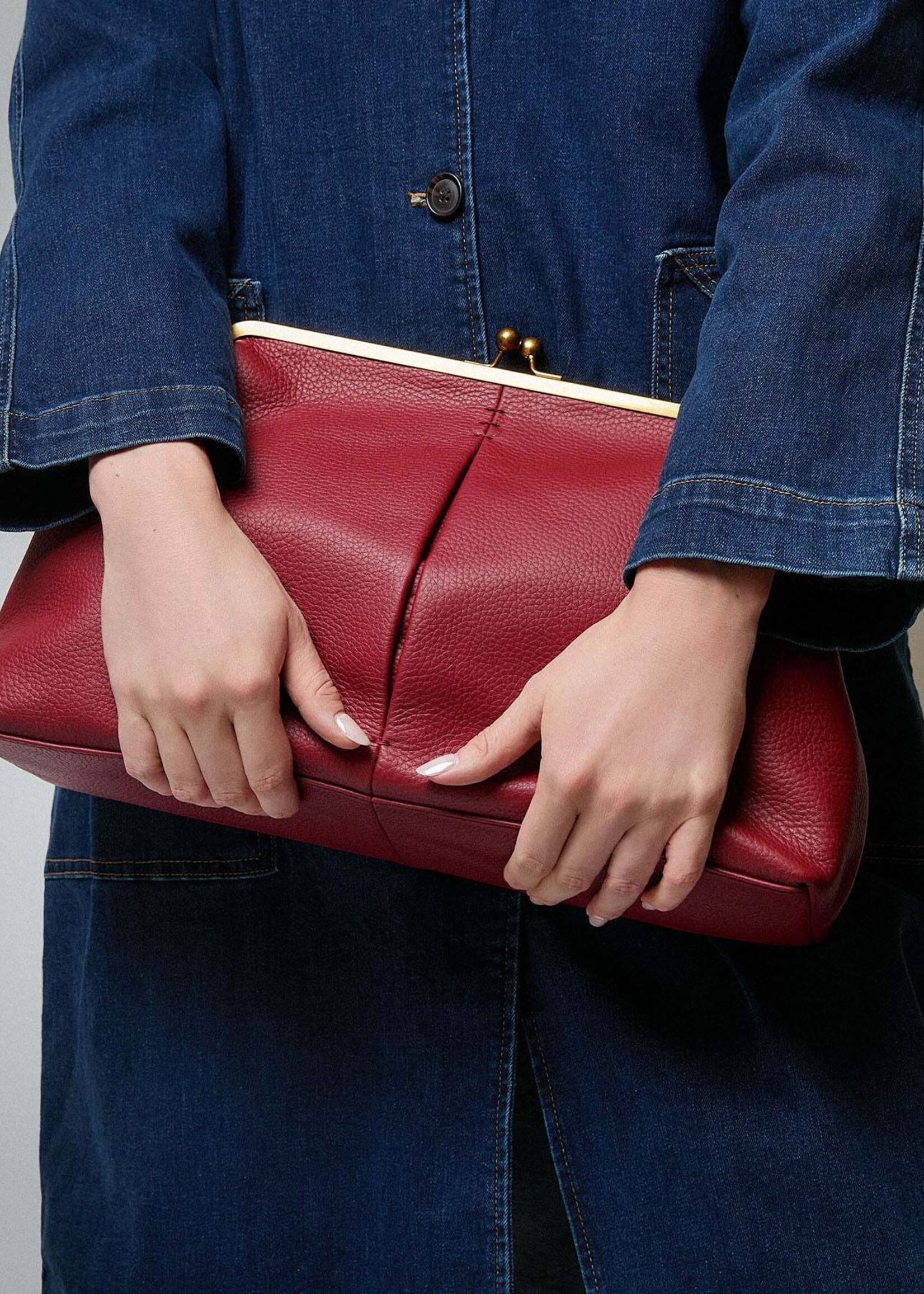 American Leather Co. Oversized Kisslock Clutch Bag Leather