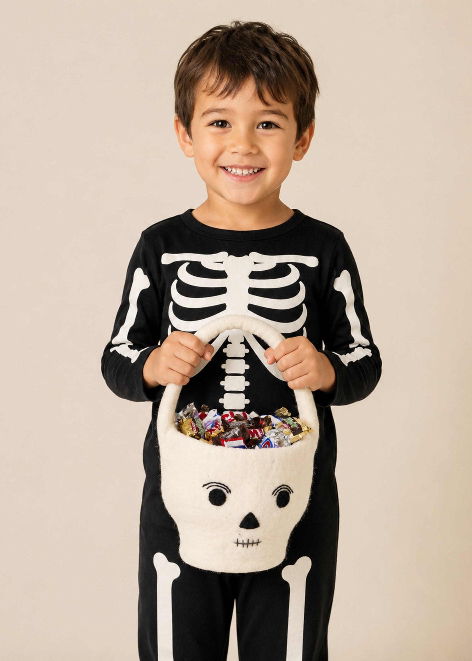 Felted White Skeleton Trick-or-Treat Basket