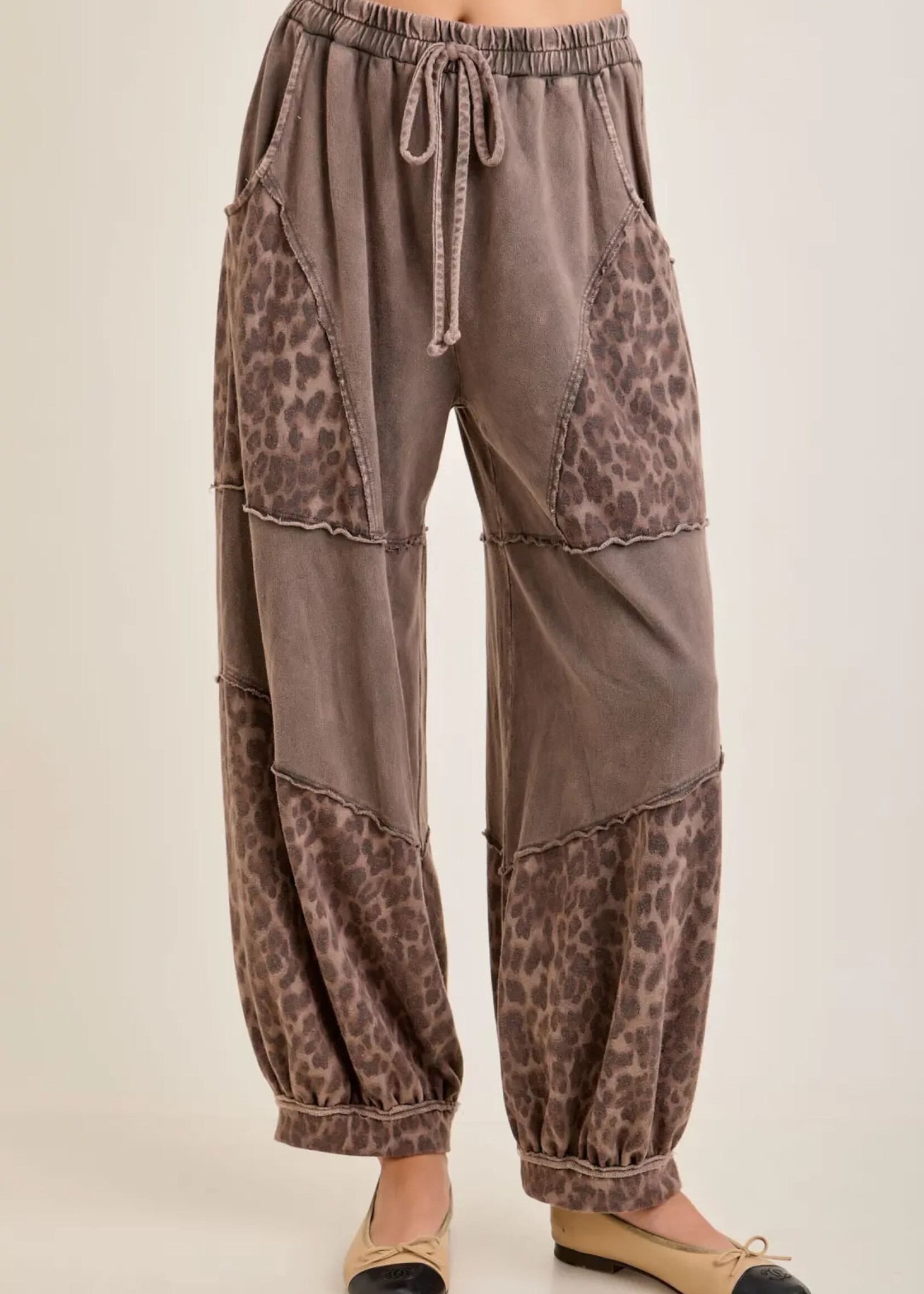 jHer Leopard Barrel Jogger Pant Ash Oak