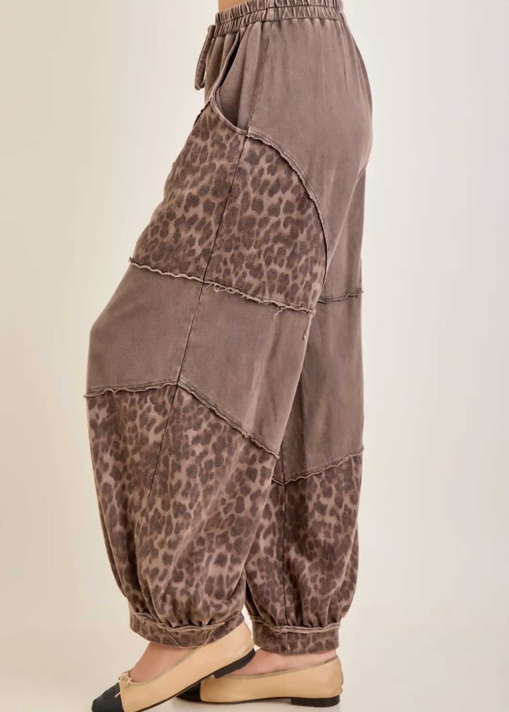 jHer Leopard Barrel Jogger Pant Ash Oak