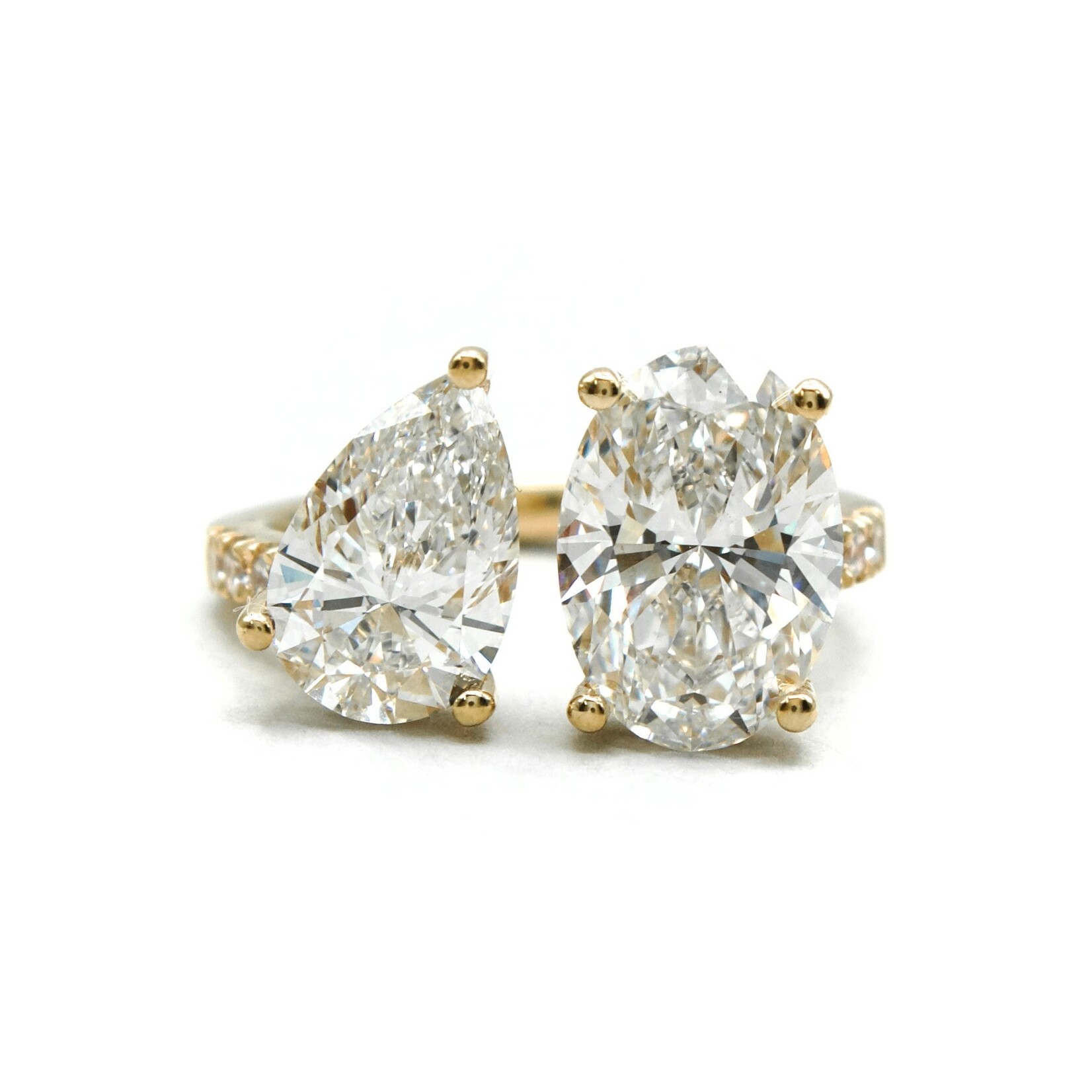 Mckay Diamonds LG Toi et Moi Ring Featuring Pear-Shaped and Oval Diamonds