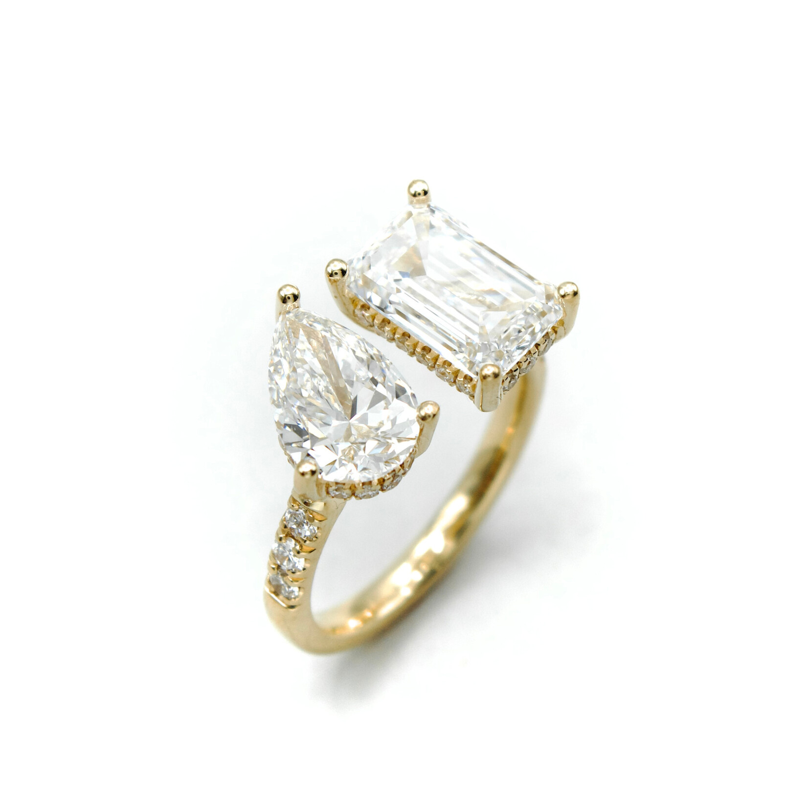 Mckay Diamonds LG Toi et Moi Ring Featuring Pear-Shaped Diamond and Emerald