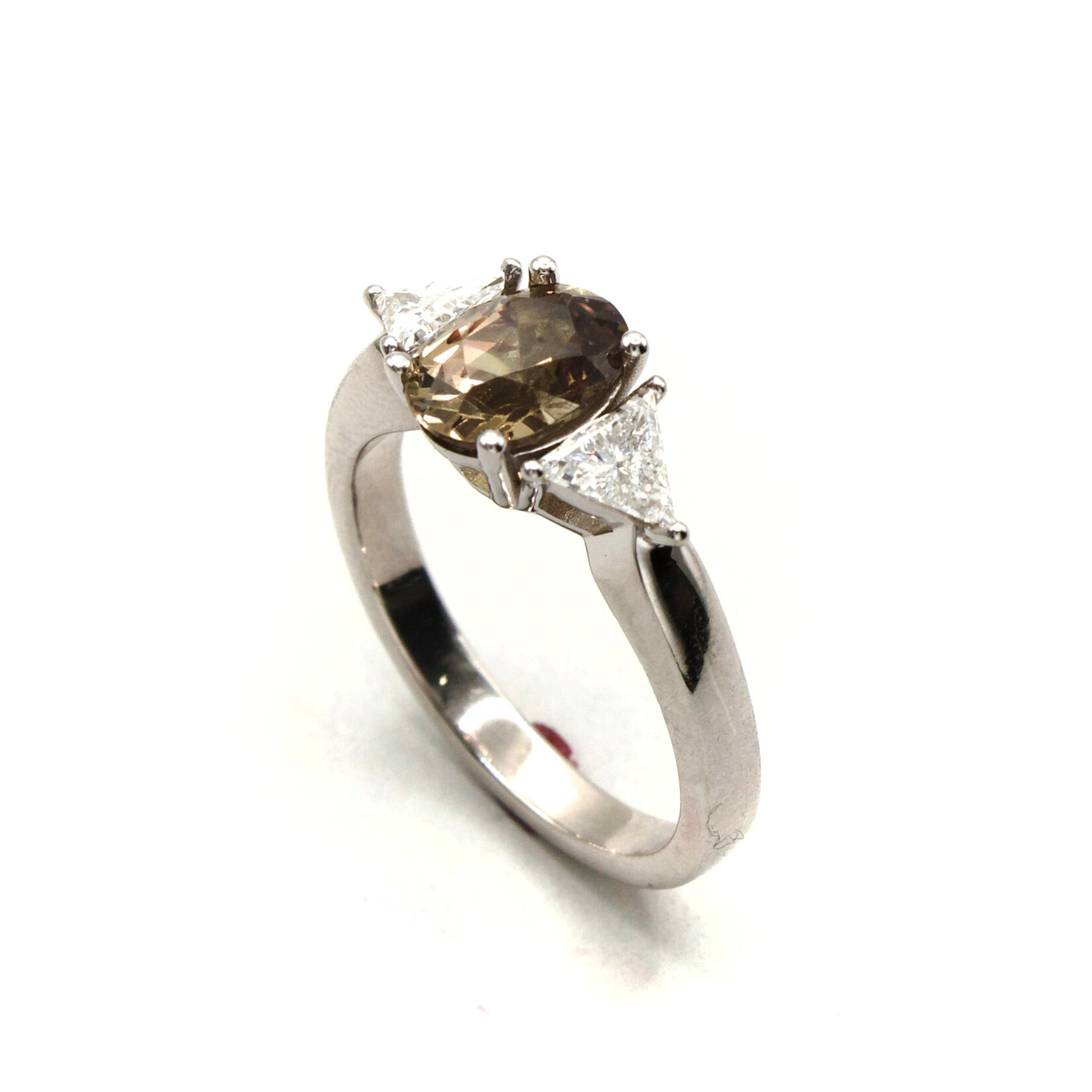 Mckay Diamonds Green-Yellow Sapphire Ring with Triangle Side Diamonds