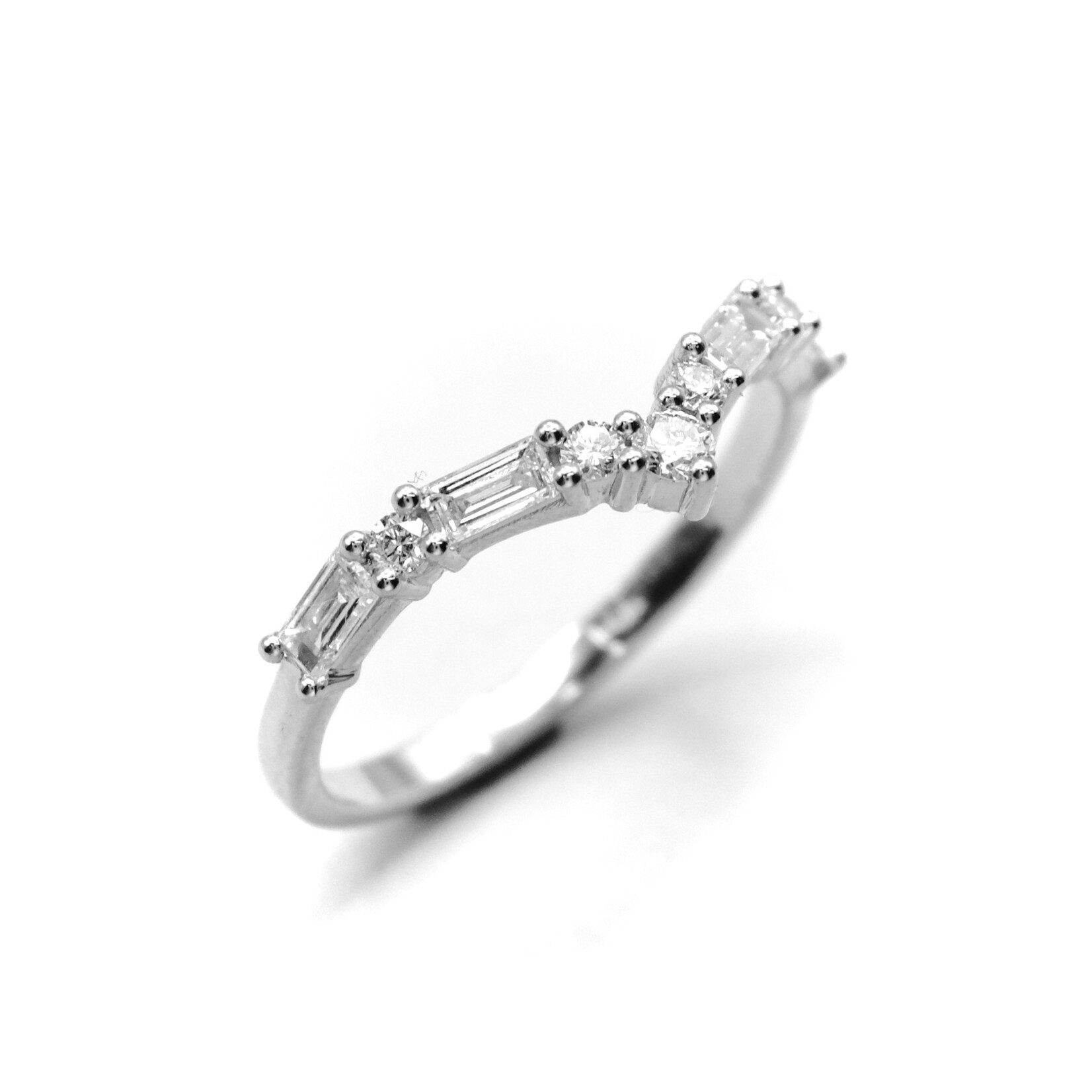 14K Gold Contour Band with Lab-Grown Round & Baguette Diamonds