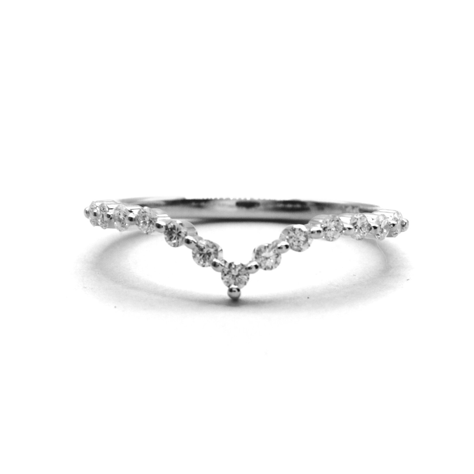 14K Gold Contour Shared Prong Small Band with Lab-Grown Diamonds