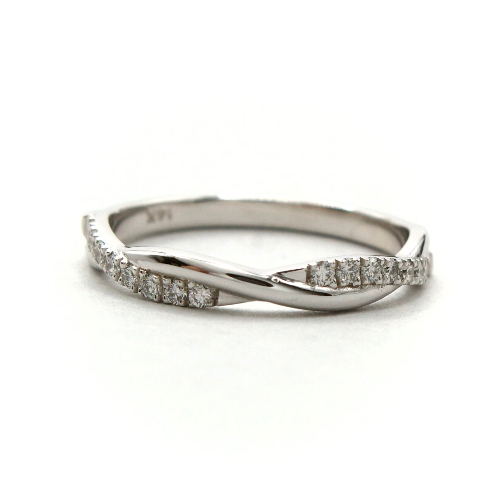 14K Gold Twist Band with Lab-Grown Diamonds
