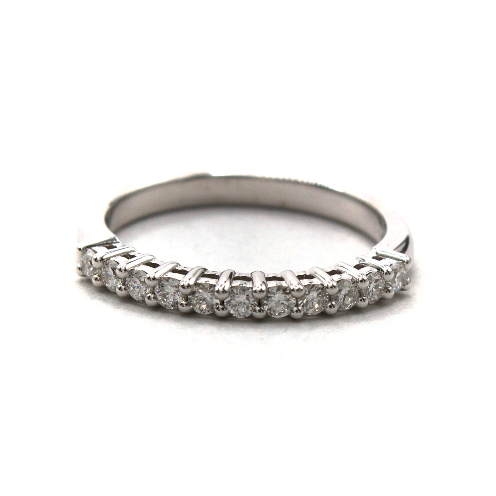 14K Gold Classic Prong Set Band with Lab-Grown Diamonds