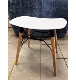 Tabouret blanc en résine et hêtre 48x37x48.5 cm