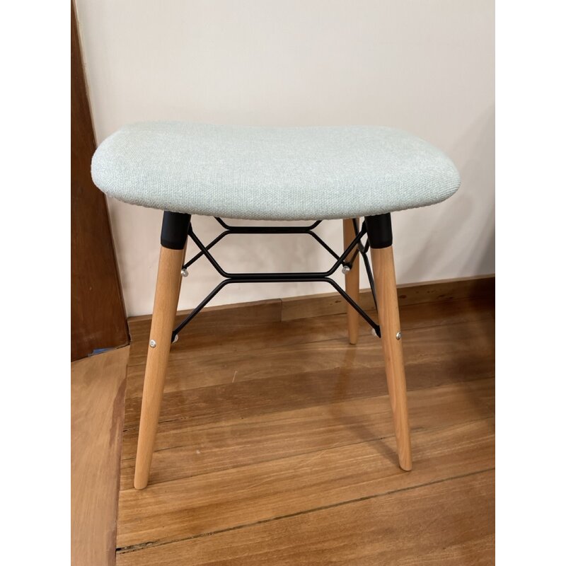 Tabouret rembourré en tissus et hêtre 48x37x49.5 cm