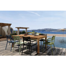 Marseille - Chaise de table en résine avec accoudoirs