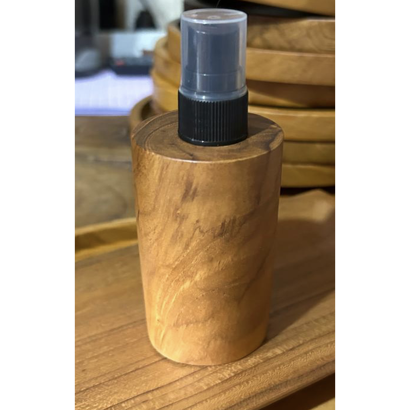 Pulvérisateur en teck