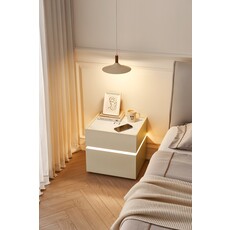 Table de chevet avec éclairage et dessus en pierre frittée polie