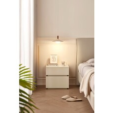 Table de chevet avec éclairage et dessus en pierre frittée polie