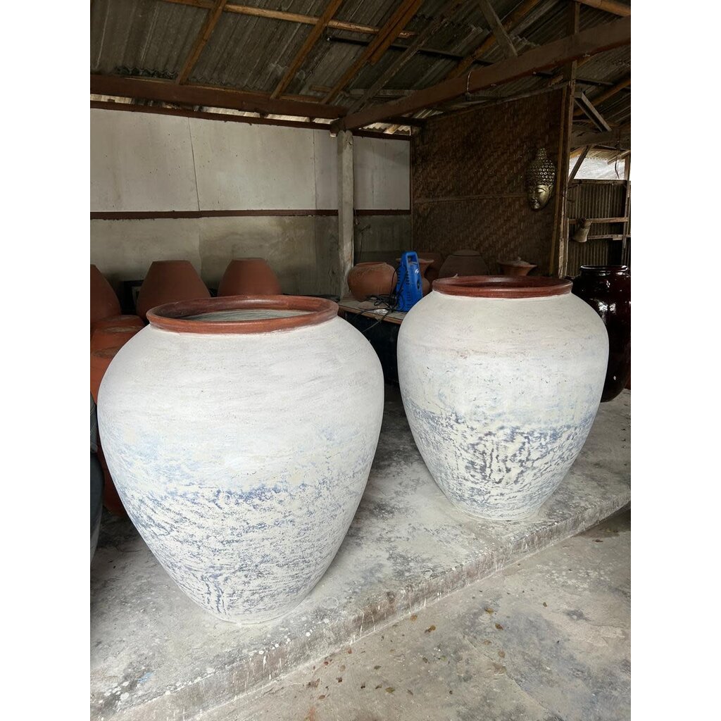 Vase blanc bordures marron