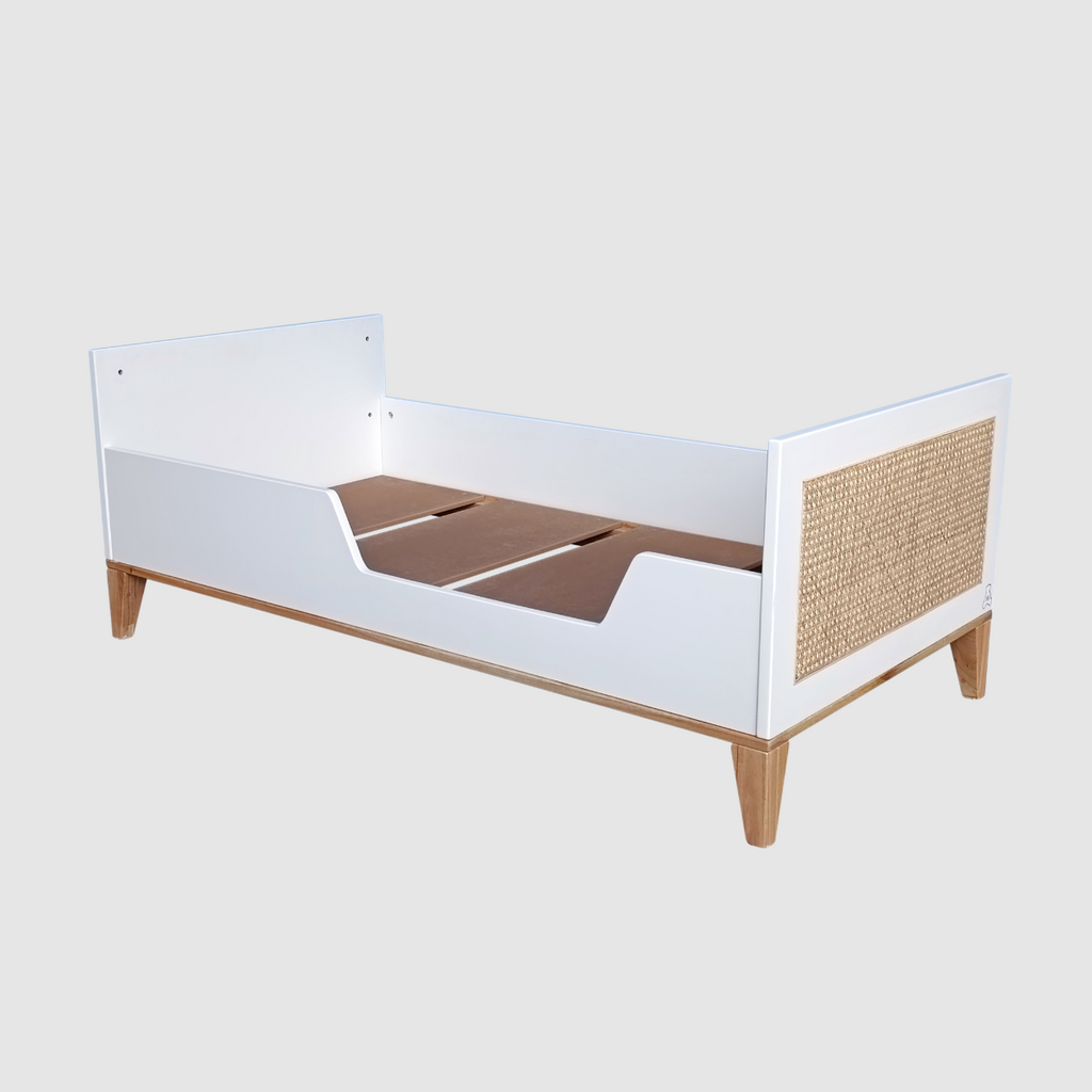 NAMI - Lit bébé évolutif en neige et rotin 70x140cm
